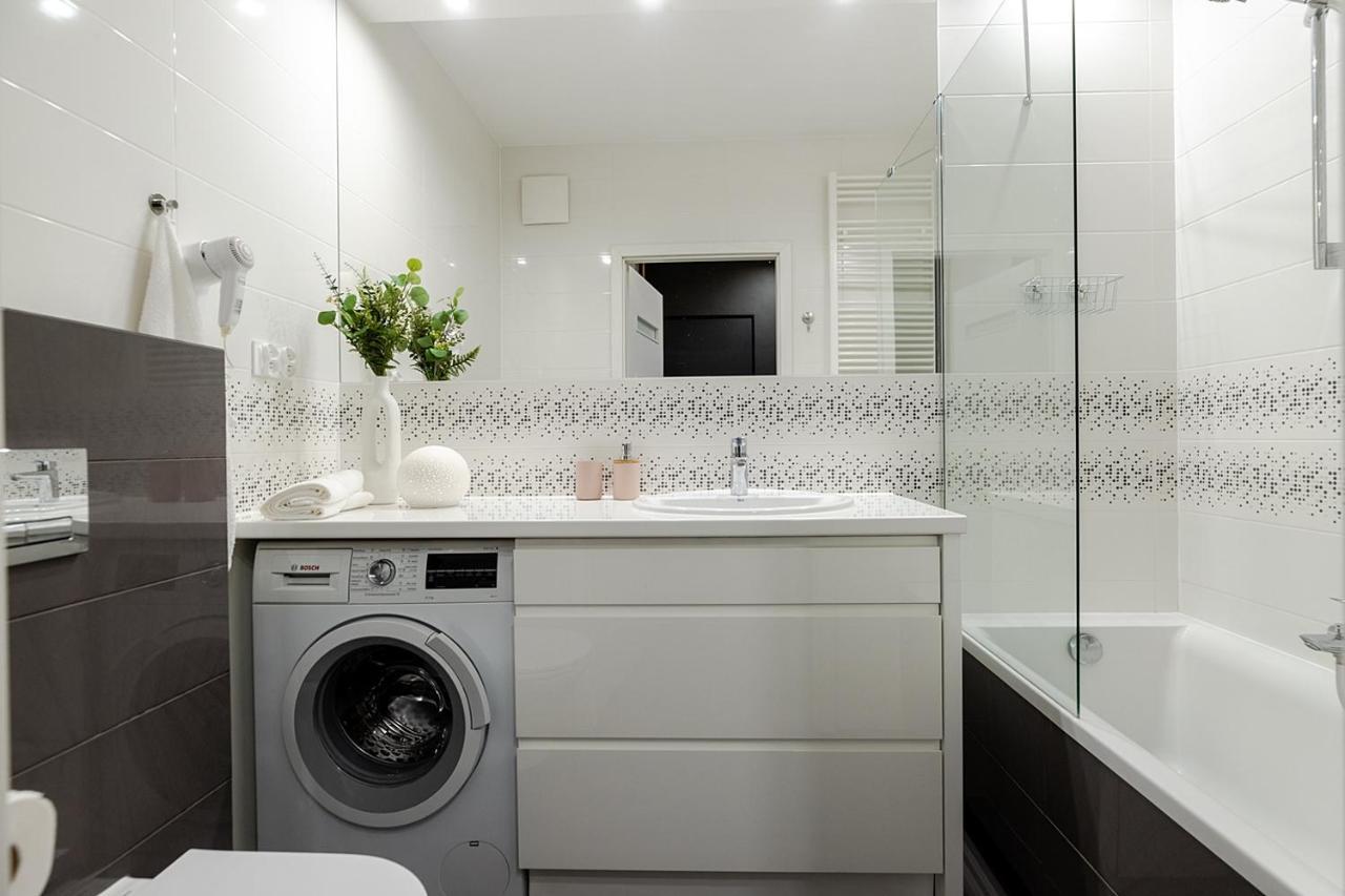 Studio Wola Apartament Kasprzaka - Wifi + Smart Tv วอร์ซอ ภายนอก รูปภาพ