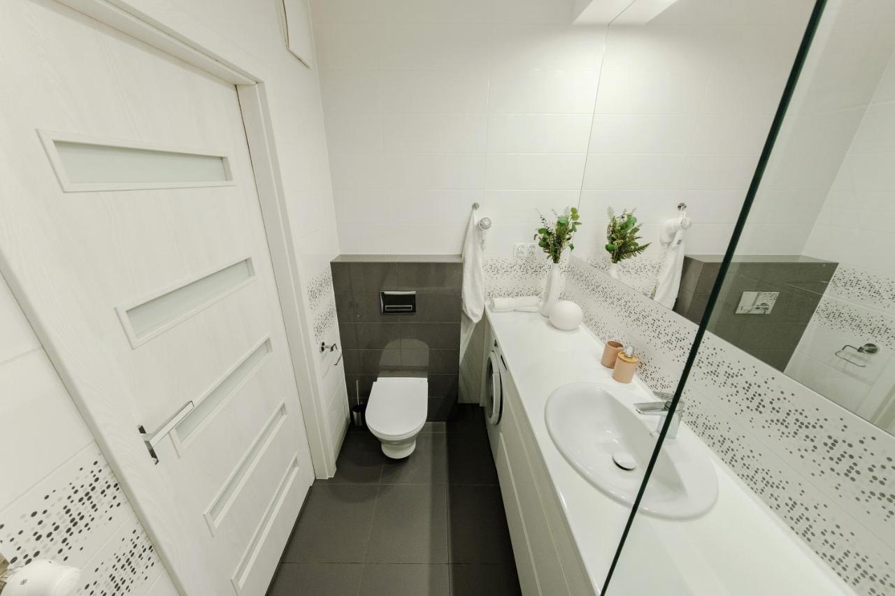 Studio Wola Apartament Kasprzaka - Wifi + Smart Tv วอร์ซอ ภายนอก รูปภาพ